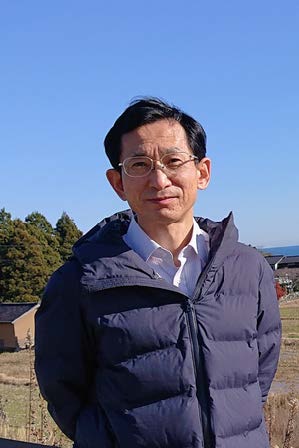 教員4
